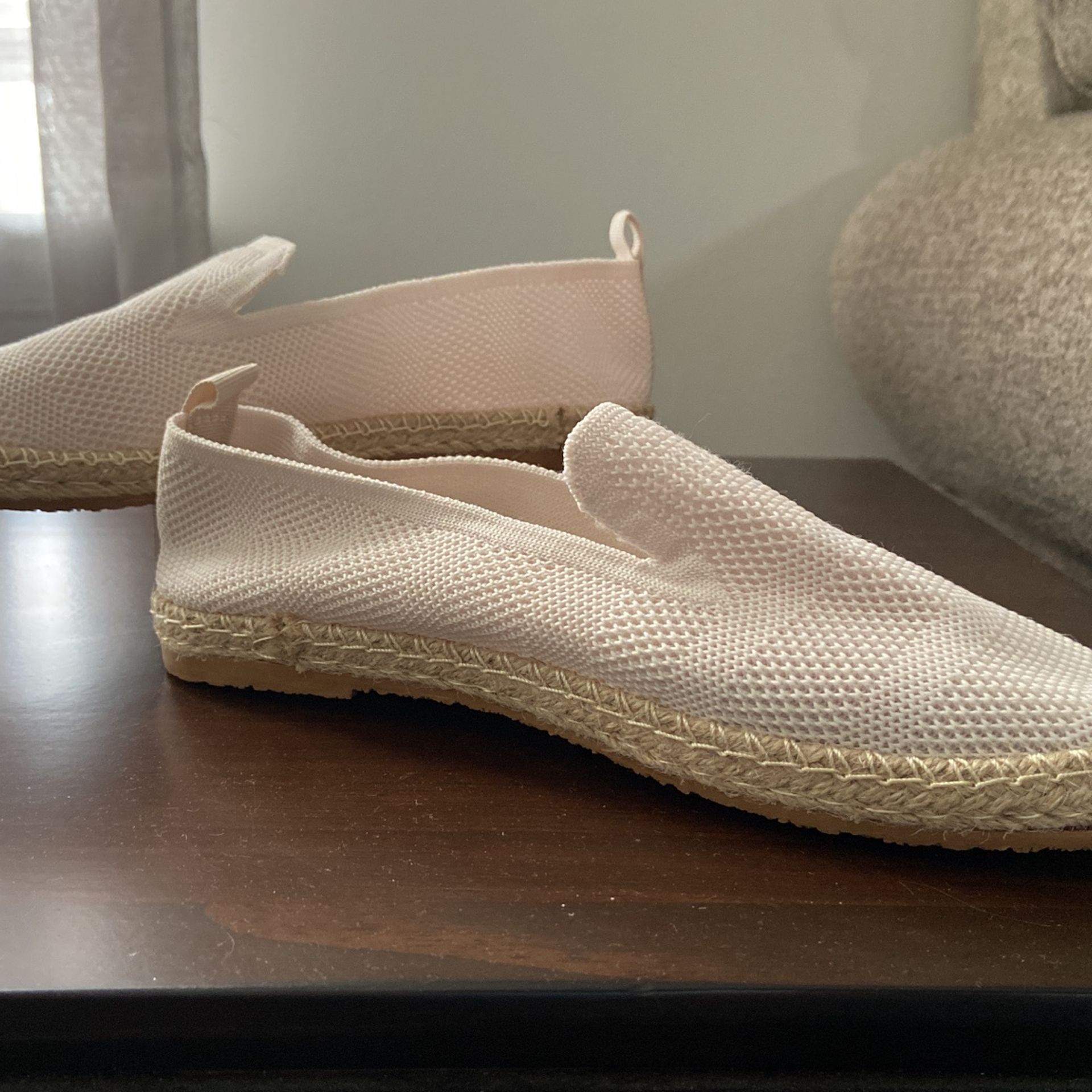 Women’s Knit Slip On Shoes-Size 9