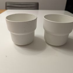 Set Of 2 Plastic Plant Pots 
