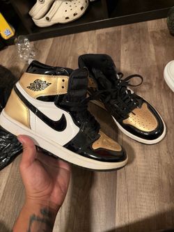 Jordan 1 gold toe