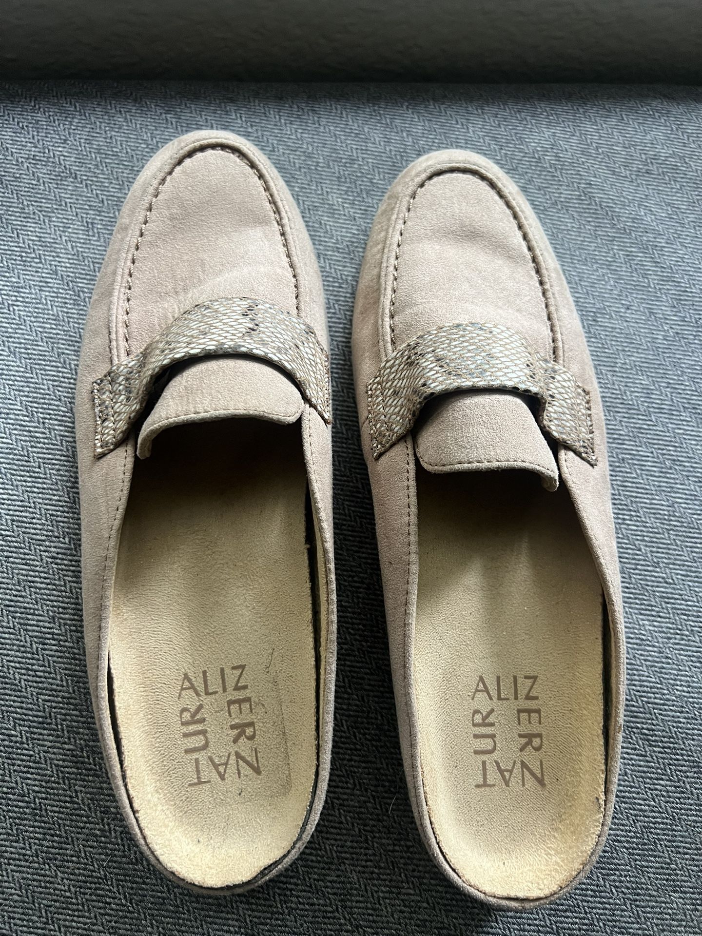 Naturalizer Mattie suede mule