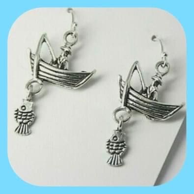 Absolutely Unique Super Cute Gone 🎣 Fishing Dangle Fish 🐟 Earrings