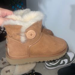 Gucci UGG Boots for Sale in Los Angeles, CA - OfferUp