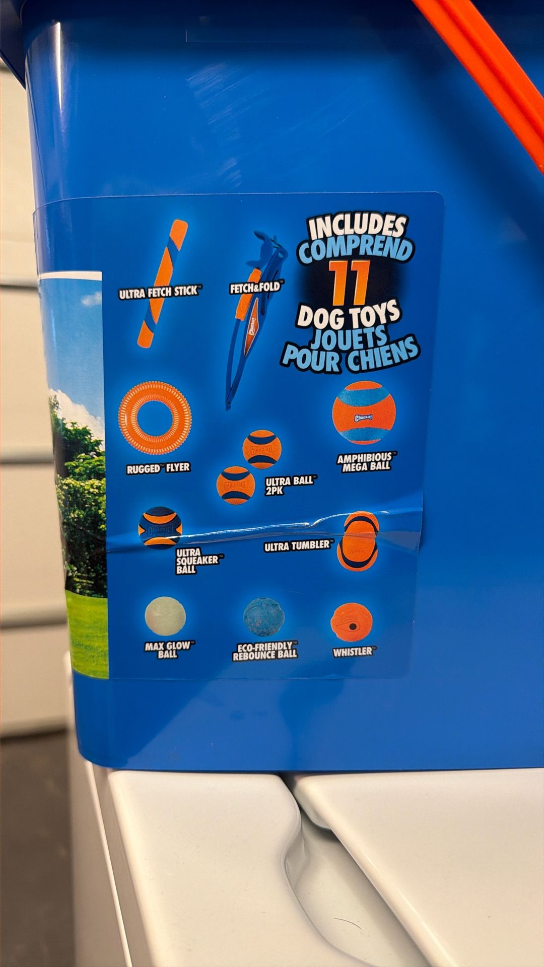 CHUCKIT! BUCKET - 11 DOG TOYS + BUCKET