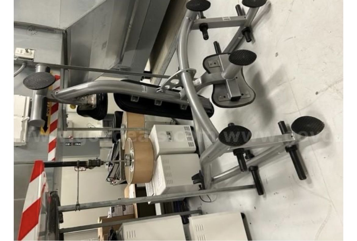 Hoist Incline Bench Press