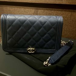Authentic Chanel Boy Wallet On Chain 