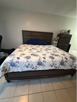 King size bed