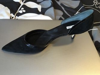 Jones New York Women Pointed Toe Suede Heels