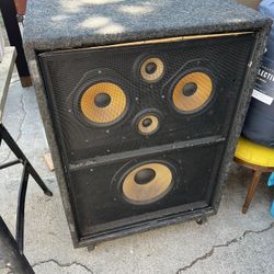 Bi-Amplified Studio Monitor KRK V88 Speakers System