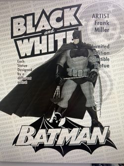 Batman black and white statue Frank miller