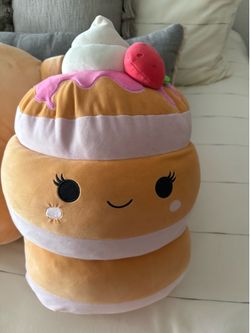 SQUISHMALLOWS