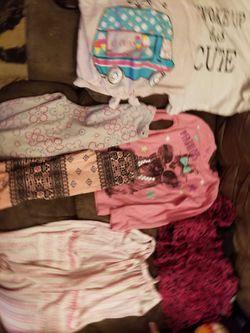 Several bags of 2t girl clothes