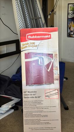Rubbermaid wardrobe