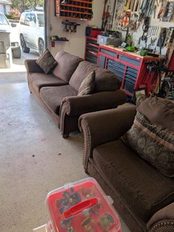 Comfortable sofa set / couches / sillones