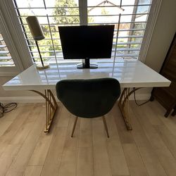 Beautiful white desk