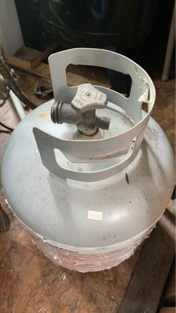 Gas tank