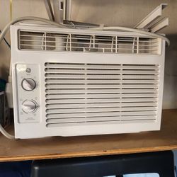 Window Air Conditioner Unit