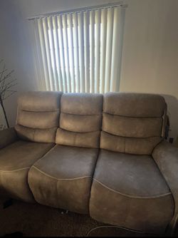 Kamari power recliner