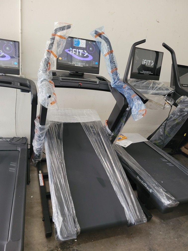 FULLERTON - 2025 Model Nordictrack X24 Incline trainer treadmill- 40$ incline -2300$