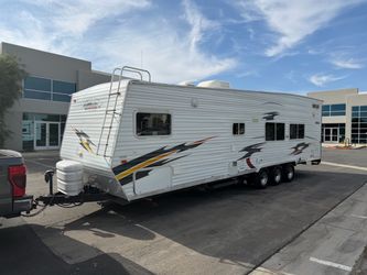 Hi I Am Selling A 2006 Eclipse Attitude Toyhauler With Generator And Fuel Station Triple Axle 30Ft  $8900