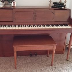 Wurlitzer Player Piano With 89 Spools Of Music