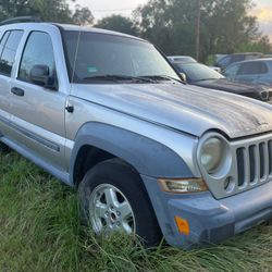 2006 Jeep Liberty 3.7L For Parts
