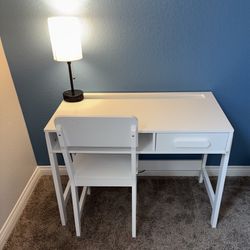 Kids desk
