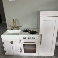 Toy Kitchen 
