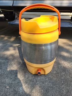 3 gallon for Fresh water.