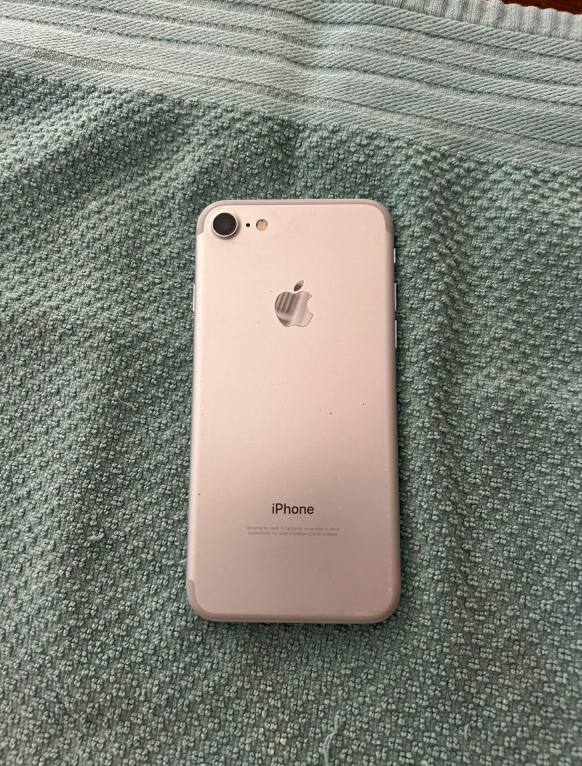 iPhone 7 Unlocked Works Great 64gb