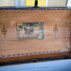 1800's Trunk 