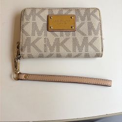 Michael Kors - Leather Phone Case / Wallet - Extra Small - Used Good Condition 