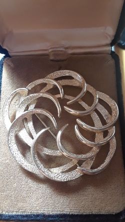 Sarah Coventry brooch