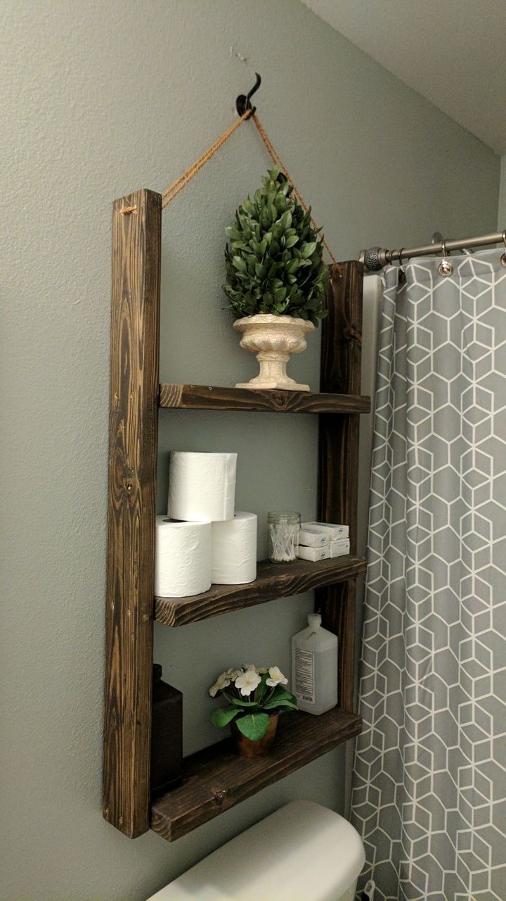 Fun bathroom shelve.