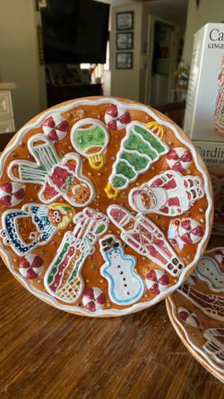 Cardinal gingerbread plate Handpainted 8”