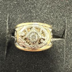 10k men’s Ring Size 9.5 