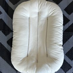 Infant Lounger Pillow 