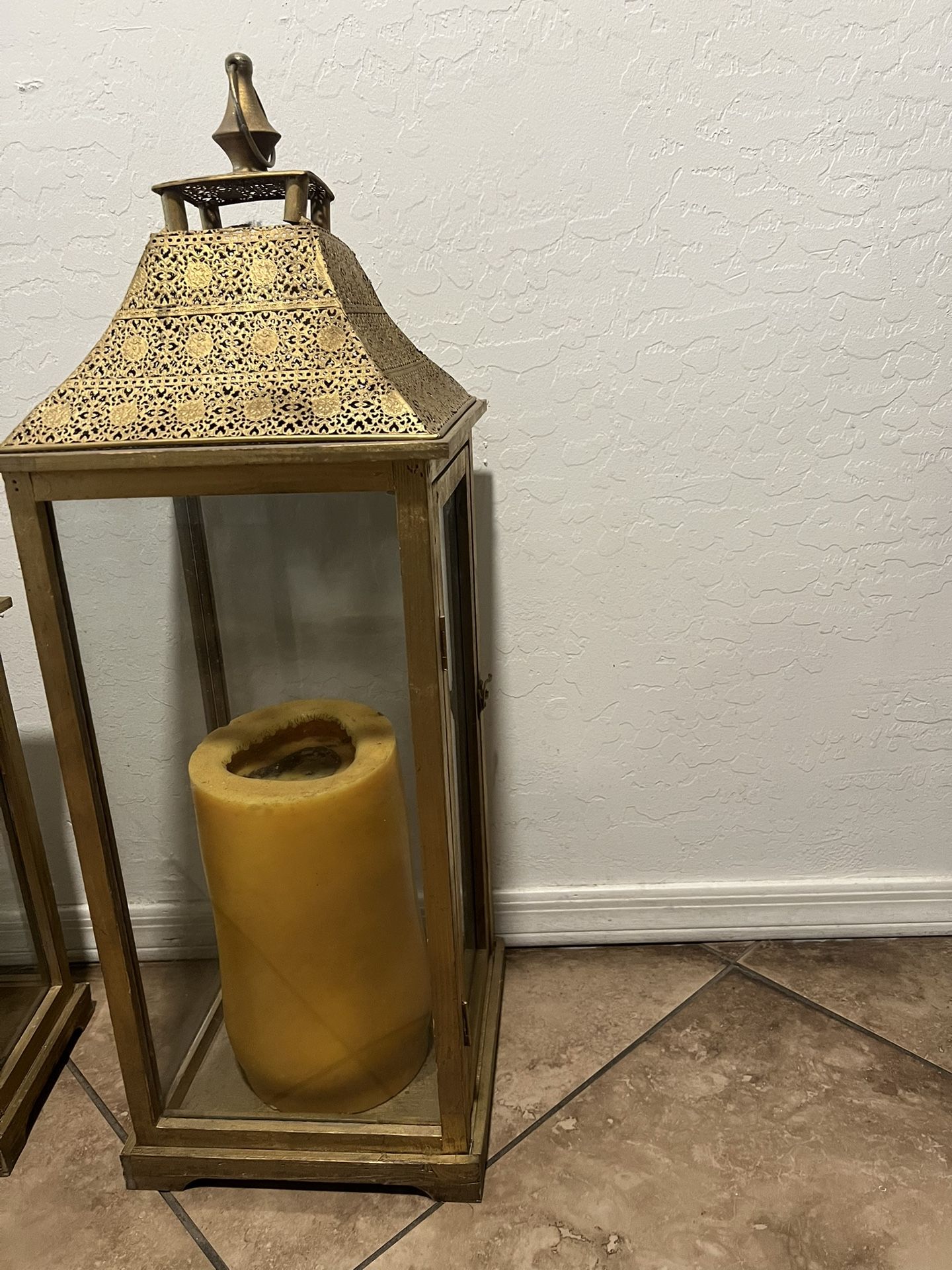 Decor Home One Larger Other Medium Size Perfect Condition