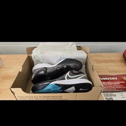 KYRIE 8 BLACK/ MERCURY GREY WHITE -NEW IN BOX-
