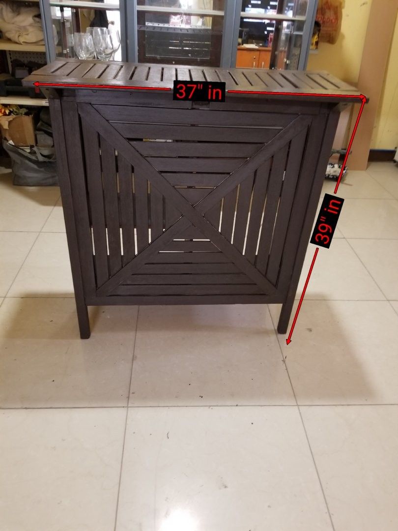 Small Bar With 2 Stools