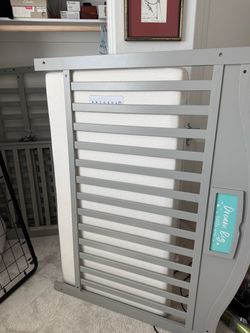 Graco crib + mattress + toddler rails