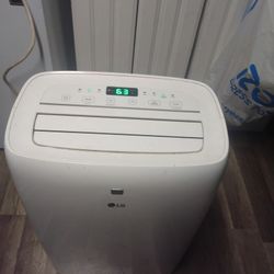 LG LP0721WSR 7000-BTU White Vented Portable Air Conditioner
