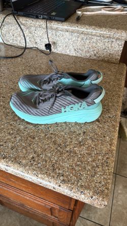 Women’s 9 Men’s 7.5 HOKA  Rincon blue running shoes, sneakers