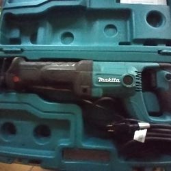 Saw Makita