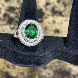 Green Stone Ring 