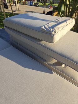 3 Long cushions.