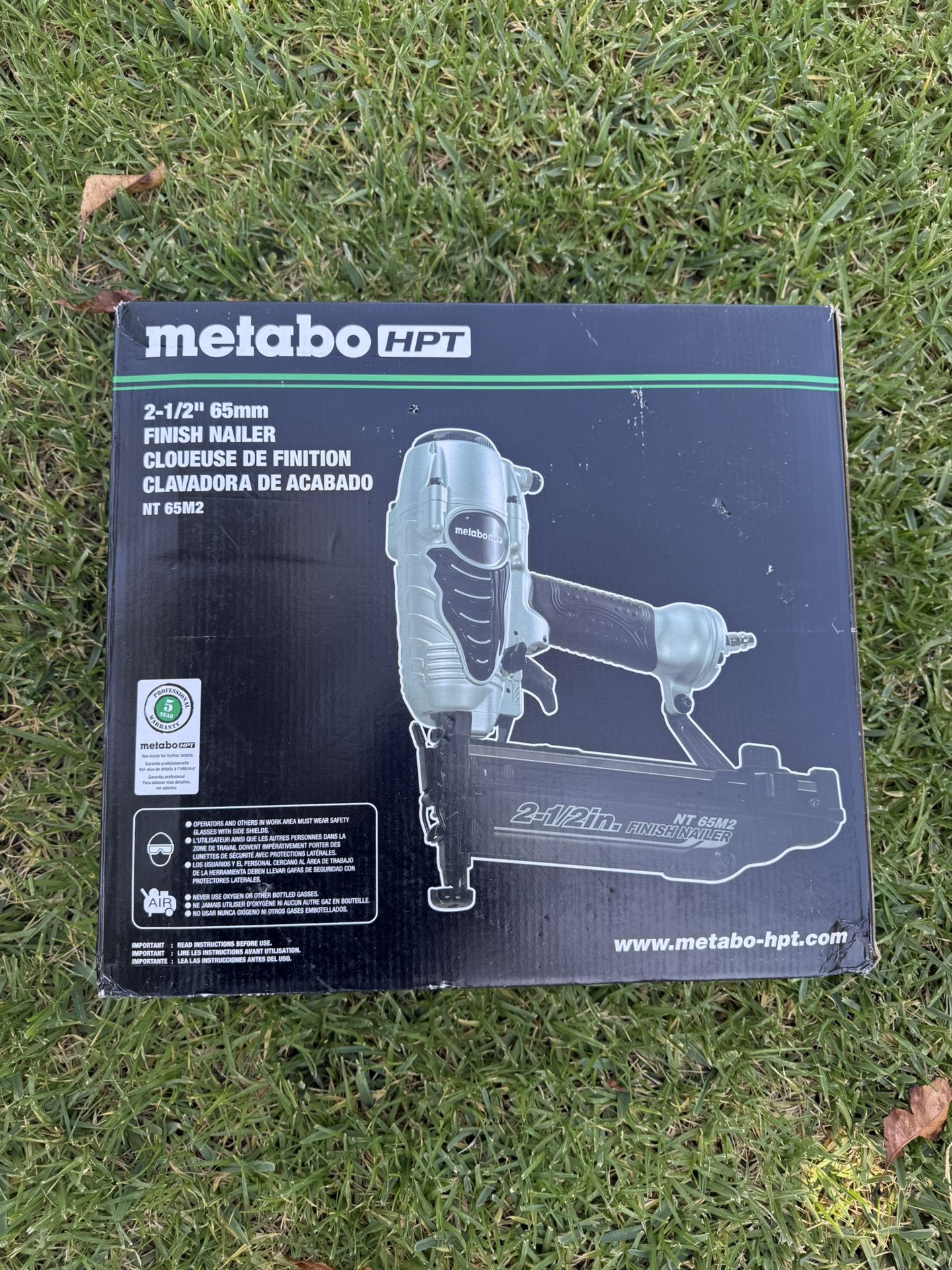 Metabo HPT Finish Nailer with Air Duster, Pro-Preferred Pneumatic Power Nailers