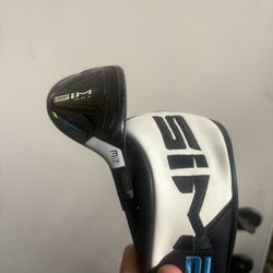 Taylormade Sim Max 2.  3 Hybrid!!