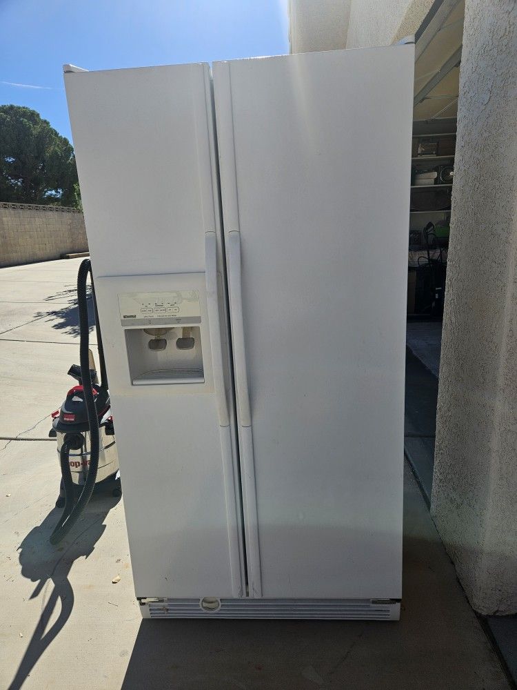 Free Refrigerator/Freezer Side By Side