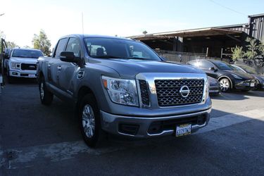 2017 Nissan Titan