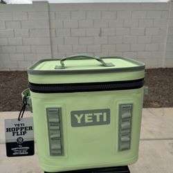 Yeti Hopper 